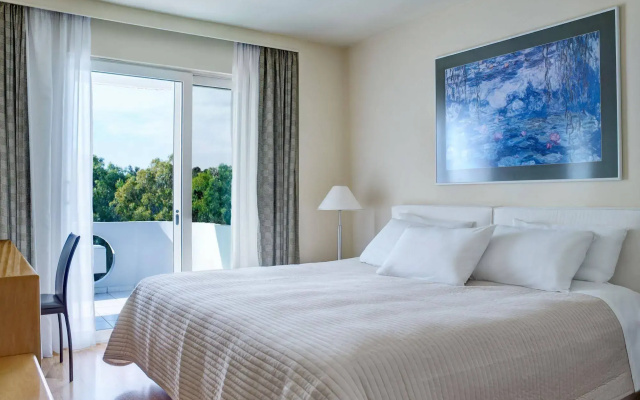 Blazer Suites Hotel