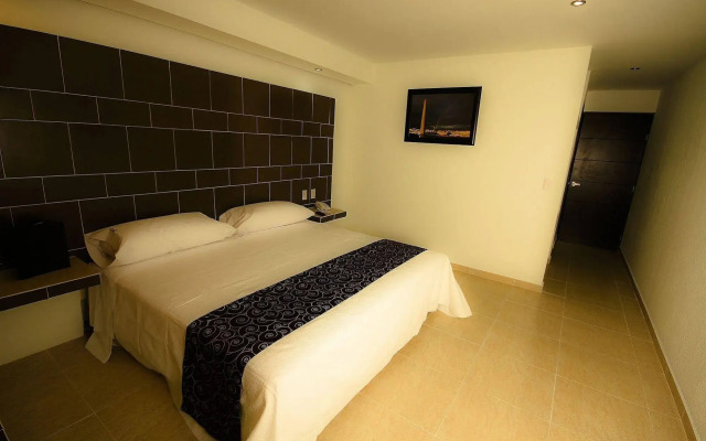 First Inn Hotel & Business
