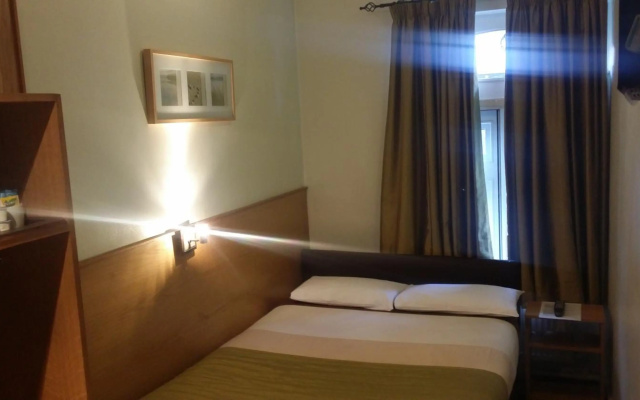 Arriva Hotel