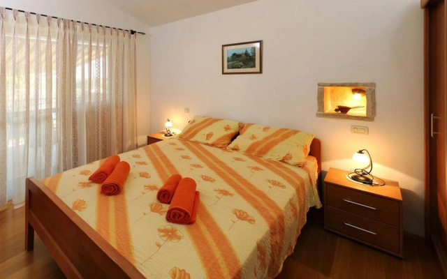 Awesome Home in Rakalj With 2 Bedrooms and Wifi