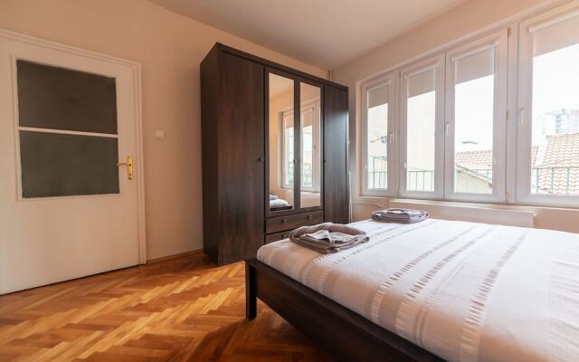 Апартаменты Saint George Apartment комната для гостей