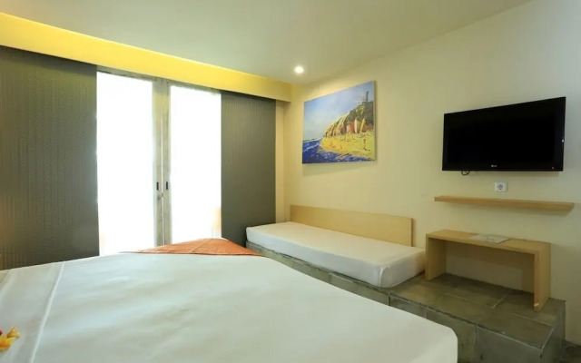RedDoorz Plus near Kuta Square