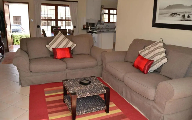 3 Riverside Mews