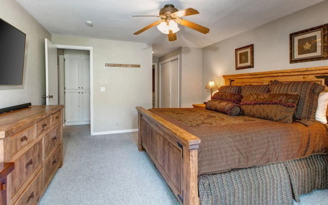 Ski-in/ski-out Snow Flower 3 Bedroom Condo