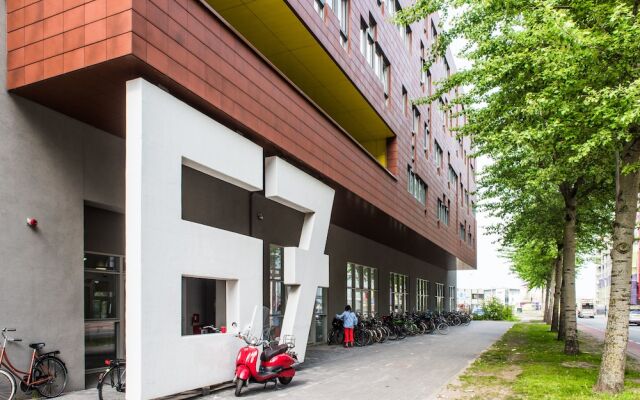 Апартаменты Houthavens Serviced Apartments вид на фасад