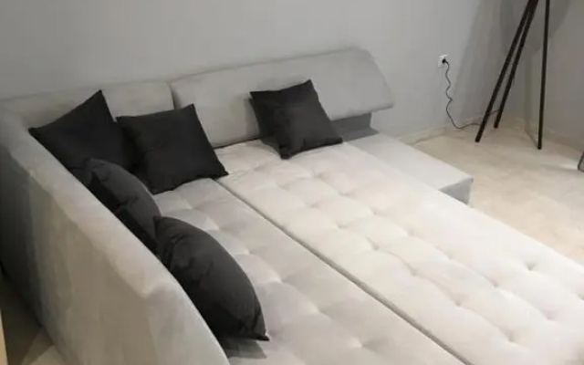 Acropolis brand new 1min from metro!