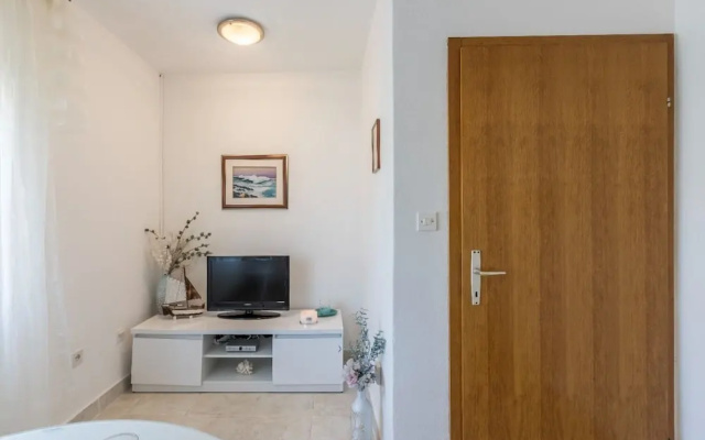 Mirica - Close to the Beach - A1