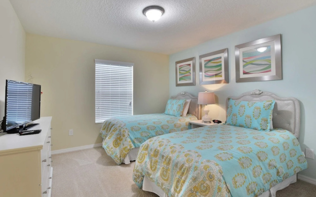 Storey Lake 4 Bedroom Townhome w Splashpool - 1603ST
