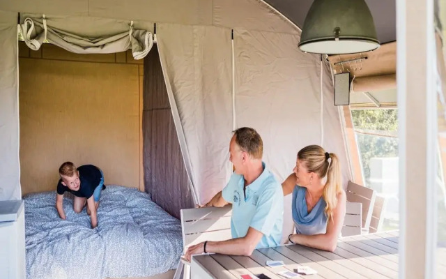 Lakefront Glamping w/ Pets