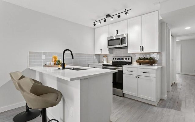University Serenity Suites 14th