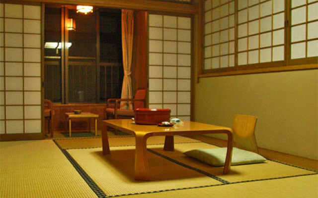 Отель Ebisuya (Hijiori Onsen) Синдзё