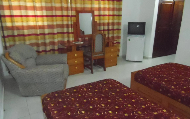 Sir Max Hotel
