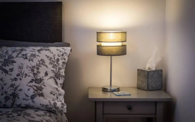 Ideal Couples Base for Exploring the Isle of Arran