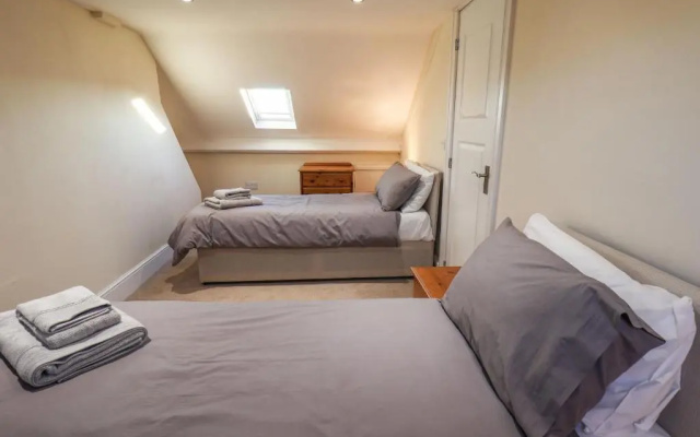 4 Normanby Terrace