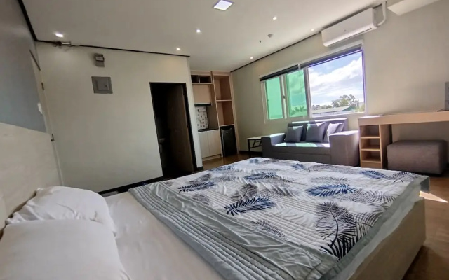 Emmaus condotel