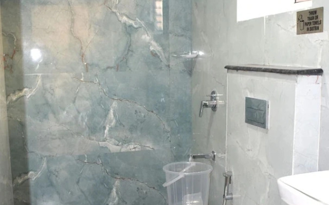 Relax Inn Suites & Rooms