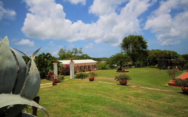 Villa with swimming pool and garden view MQSA20