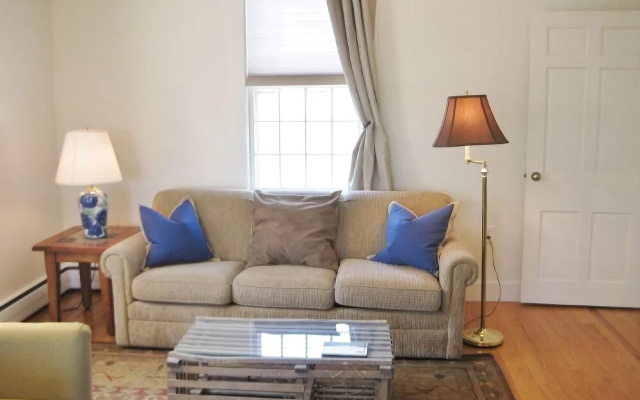 570 State - 2 Bedroom House