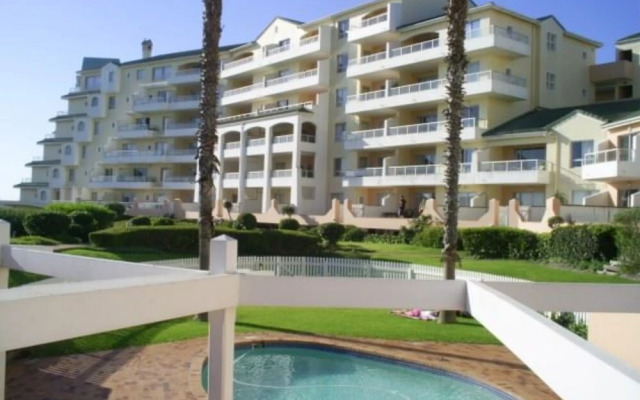 Greenways Golf Estate Sea View Apartment