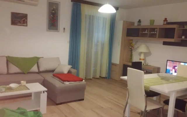 Apartments Maikidan