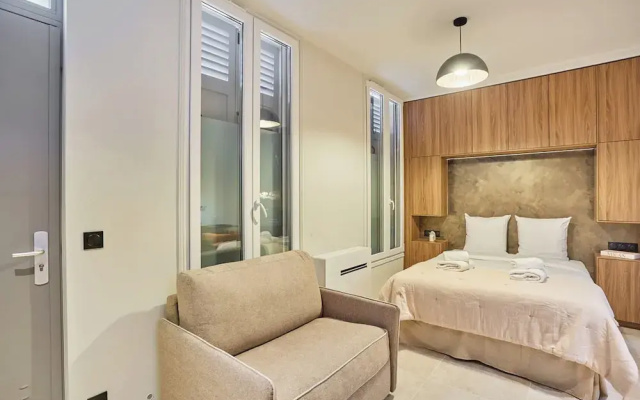 Suite Premium Facing the Chateau de Vincennes