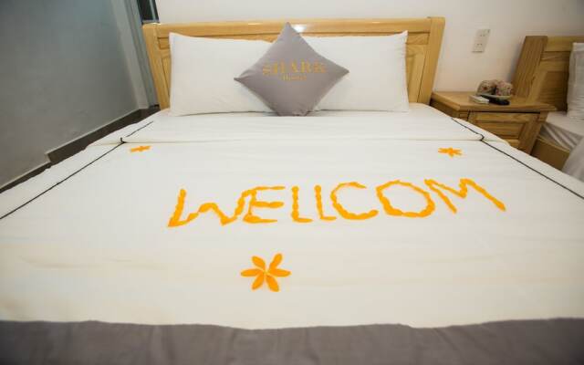 Отель Shark Hotel - Hostel Вьетнам, Хюэ - отзывы, цены и фото номеров - забронировать отель Shark Hotel - Hostel онлайн вид на фасад