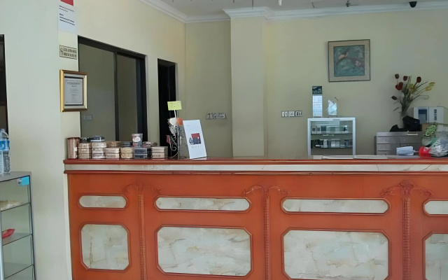 Hotel Lautze Indah