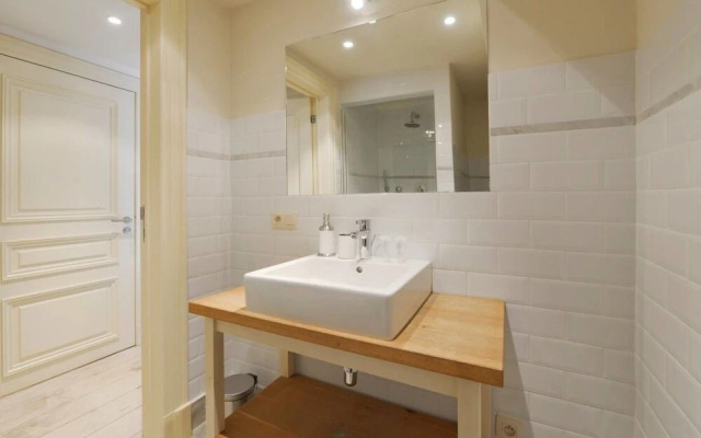 Saint Pauls Suite 35