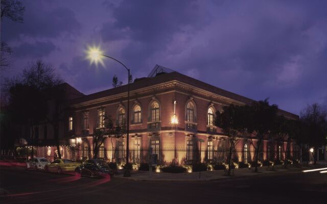 Hotel La Casona вид на фасад