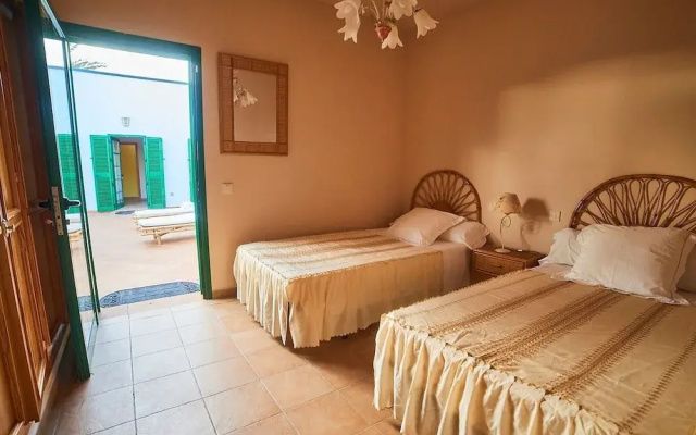 Spacious Holiday Home in La Oliva
