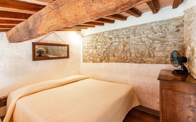 Montignano Studio With Pool