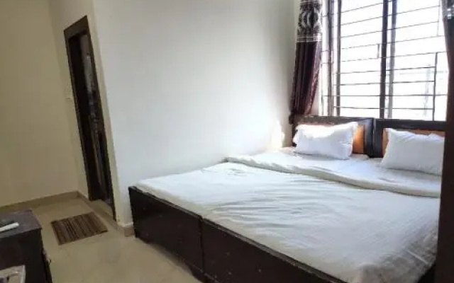 OYO 79502 Hotel Royal Comfort