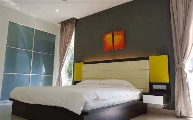 3 Storey Bungalow For Homestay