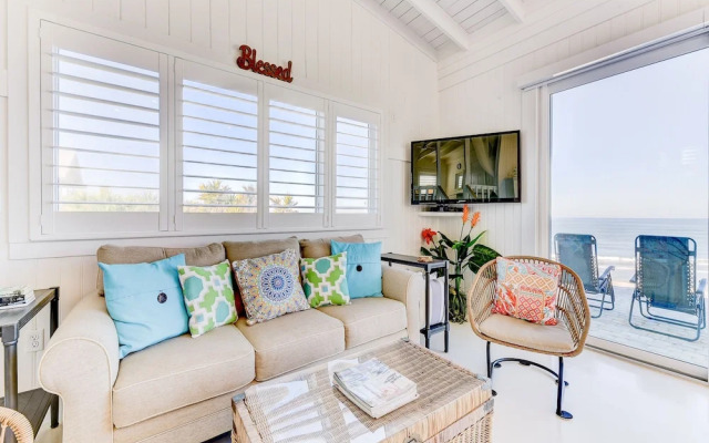 Romantic Beach House by Vtrips