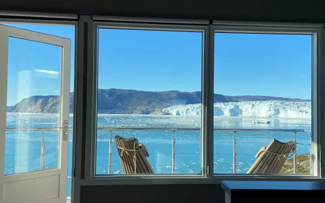 Eqi Glacier Lodge - World of Greenland