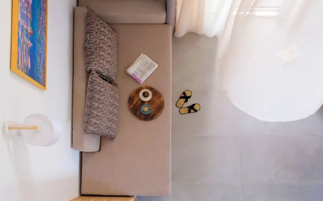 Akrolithos luxury suites