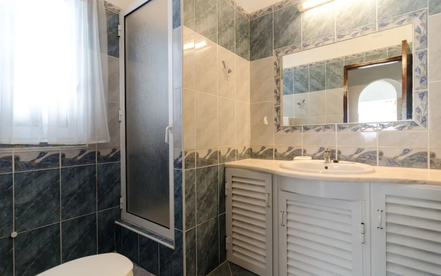 Charming 3BR Villa With Pool in Armação de Pêra
