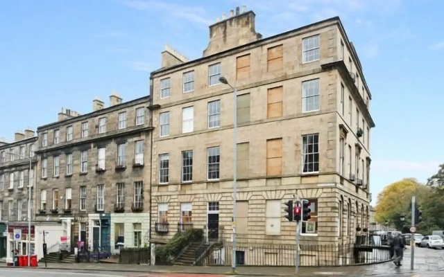 Private Entrance Apartment In New Town