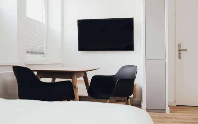 Louis & Louise Apartments & Rooms