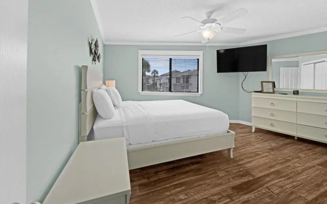 Crystal Village II, Unit 19B