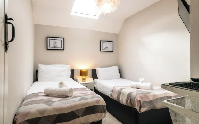Gorgeous 2 Bedroom Home in Cirencester