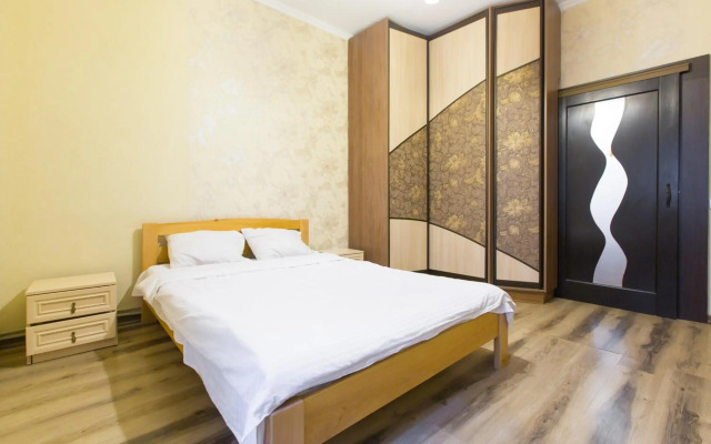 Apartment on Staroevreyska street 17