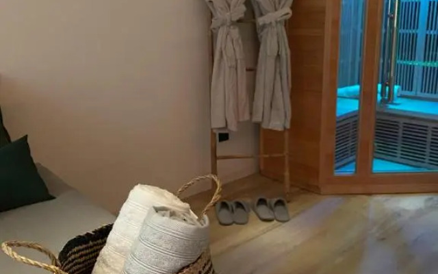 Sweet Love Exotique by Locations_Lepuyenvelay (Adults Only)
