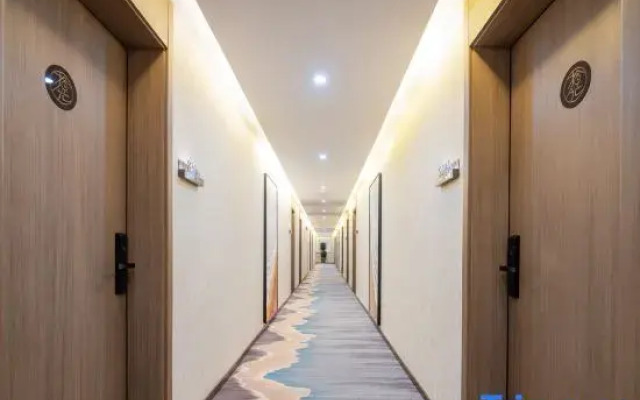 Jiangling Shiguang Hotel (Yidu Xunlong Water Street Branch)