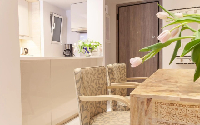 Sweet Suite Flora in Vouliagmeni