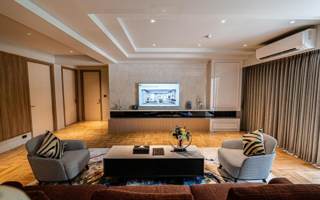 Floral Court Hotel & Residence Sukhumvit 13