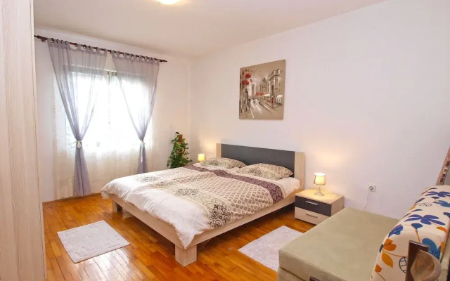 Apartment 946