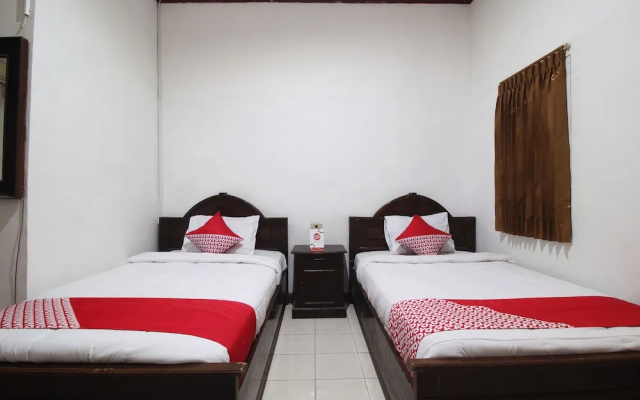 Hotel Lee by OYO Rooms