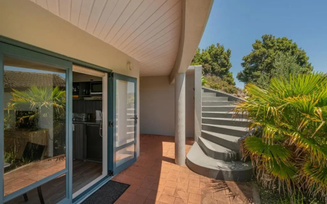Oceana Heights Paradise - Beautiful 2 bdrm self contained apartment