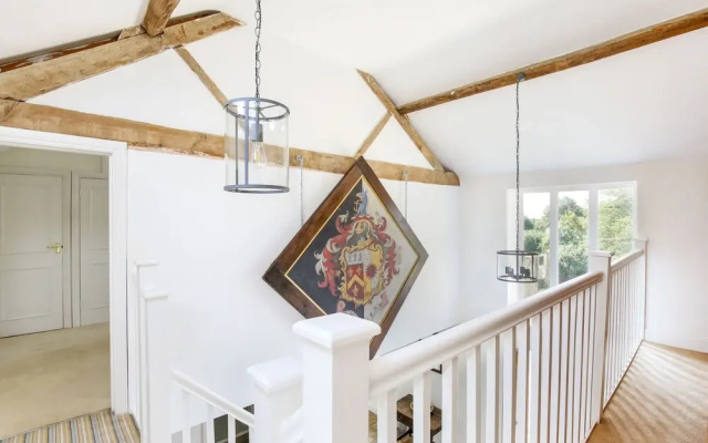 Rustic Cotswolds Farmhouse by Burford
